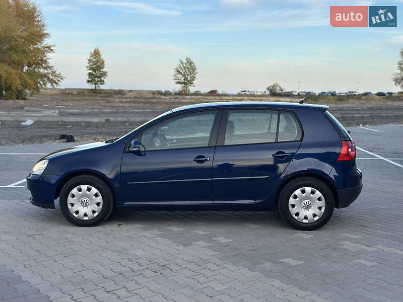 Хэтчбек Volkswagen Golf 2005 в Черкассах