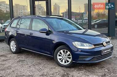 Універсал Volkswagen Golf 2017 в Києві