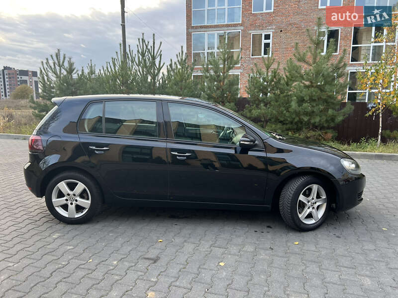 Хэтчбек Volkswagen Golf 2009 в Хмельницком