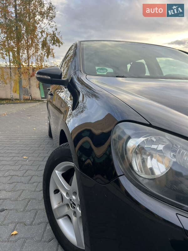Хэтчбек Volkswagen Golf 2009 в Хмельницком