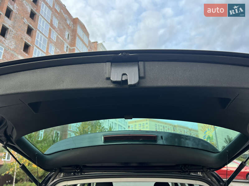 Хэтчбек Volkswagen Golf 2009 в Хмельницком