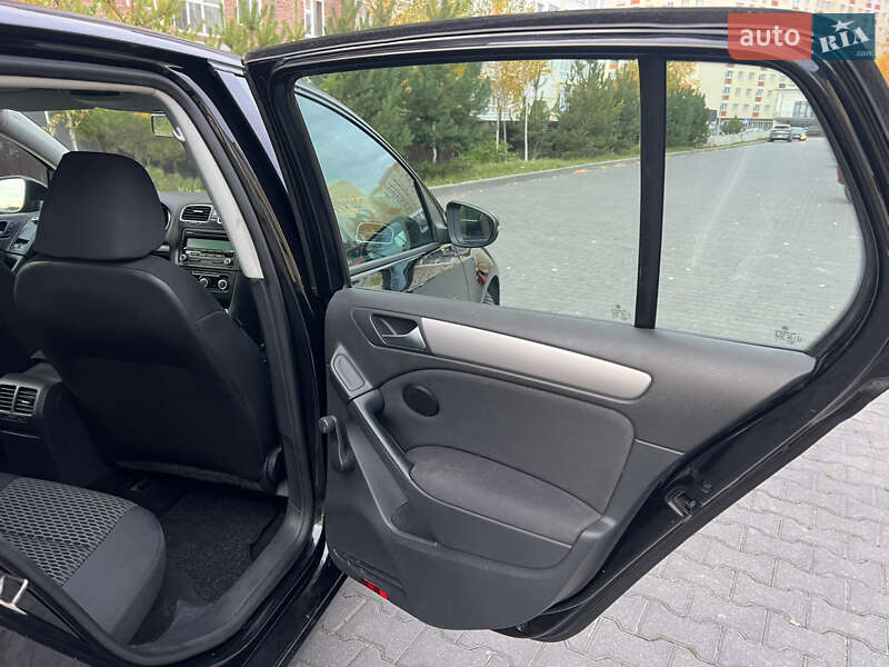 Хэтчбек Volkswagen Golf 2009 в Хмельницком