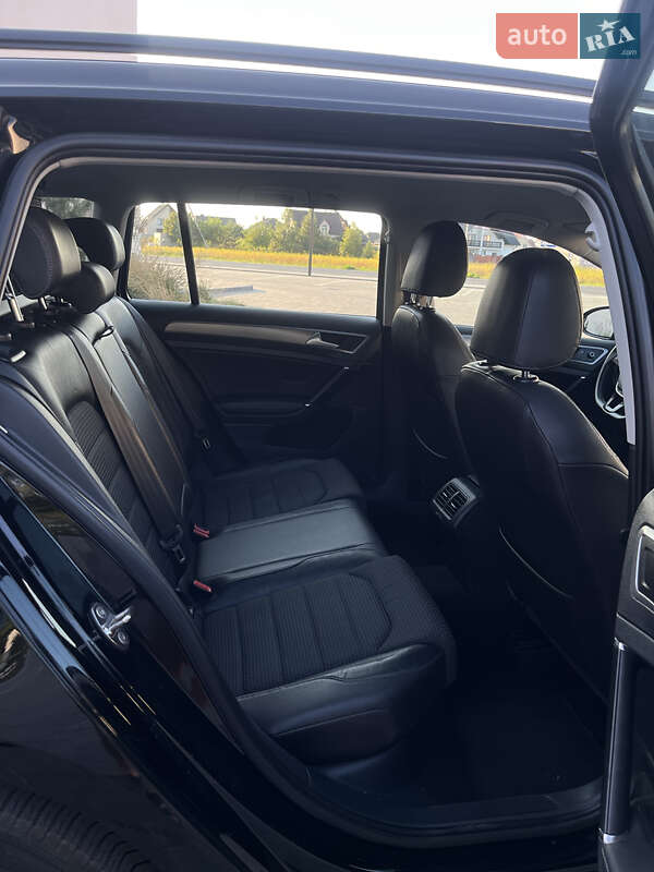 Універсал Volkswagen Golf 2015 в Луцьку