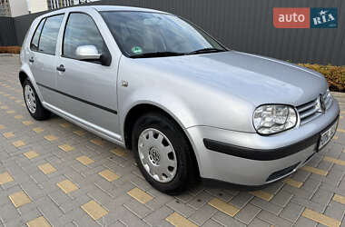 Хетчбек Volkswagen Golf 2001 в Вінниці