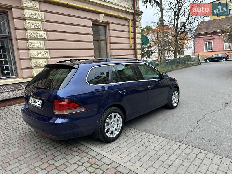 Универсал Volkswagen Golf 2010 в Черновцах