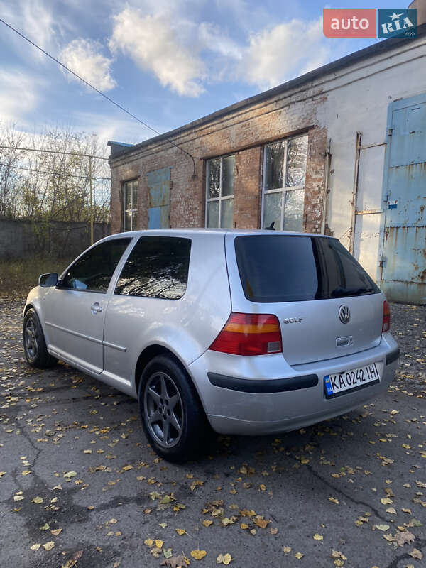 Хетчбек Volkswagen Golf 2001 в Полтаві