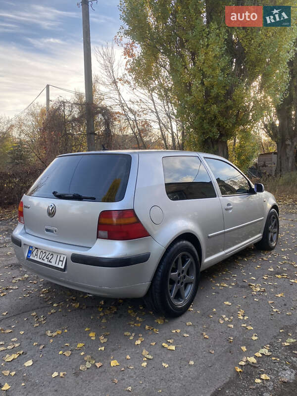 Хетчбек Volkswagen Golf 2001 в Полтаві
