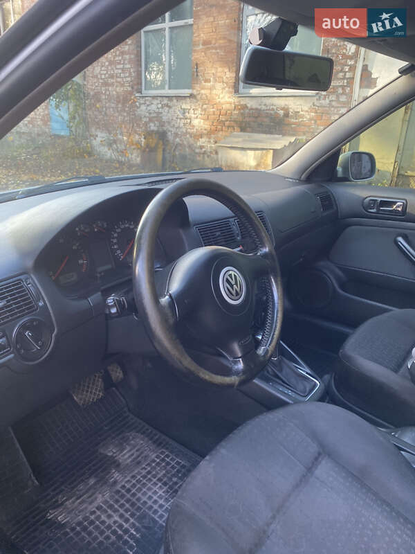 Хетчбек Volkswagen Golf 2001 в Полтаві