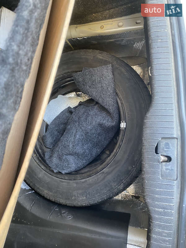 Хетчбек Volkswagen Golf 2001 в Полтаві