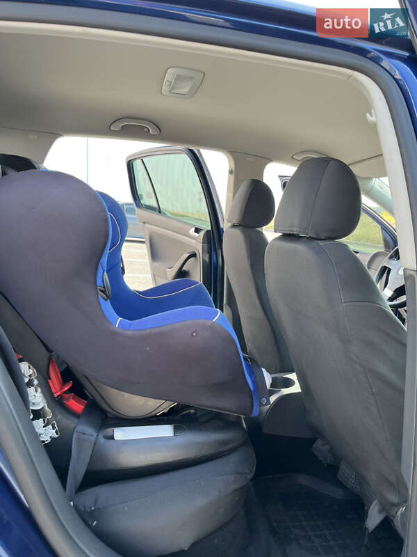 Хетчбек Volkswagen Golf 2008 в Вінниці