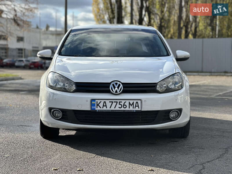 Хэтчбек Volkswagen Golf 2012 в Киеве