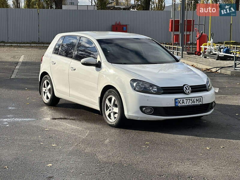 Хэтчбек Volkswagen Golf 2012 в Киеве