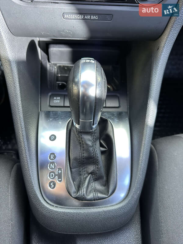 Хэтчбек Volkswagen Golf 2012 в Киеве