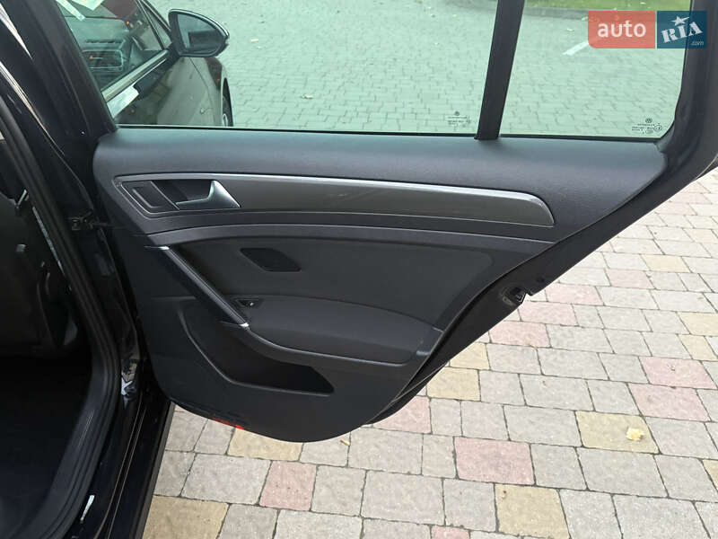 Універсал Volkswagen Golf 2018 в Стрию фото 37 Універсал Volkswagen Golf 2018 в Стрию