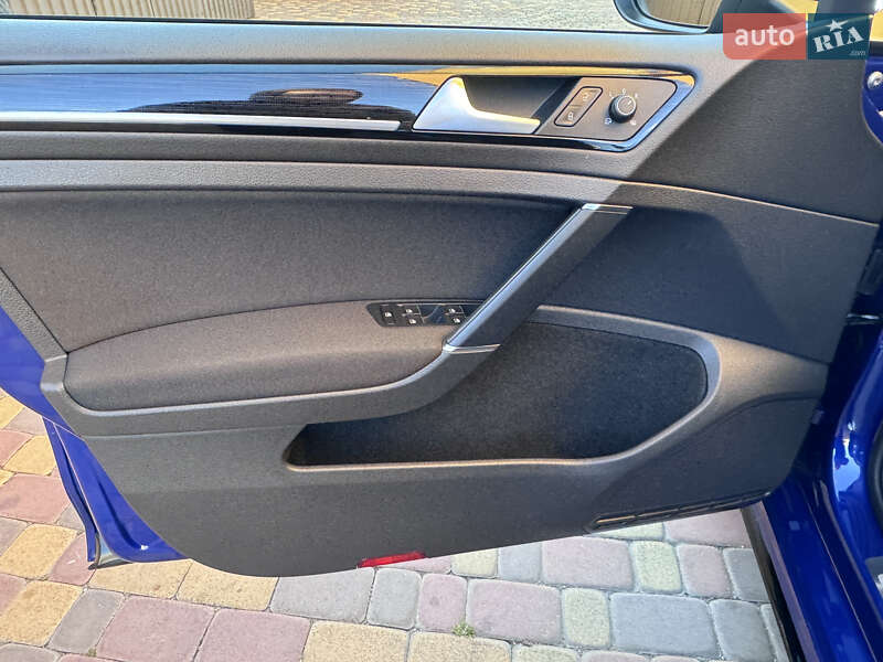 Хэтчбек Volkswagen Golf 2019 в Киеве фото 14 Хэтчбек Volkswagen Golf 2019 в Киеве