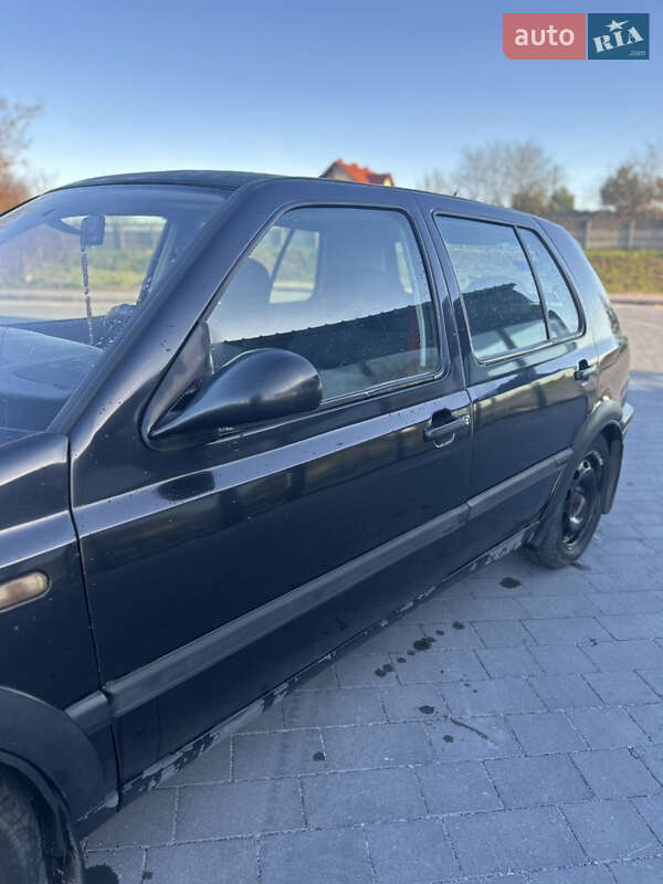 Хэтчбек Volkswagen Golf 1997 в Львове