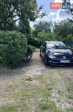 Універсал Volkswagen Golf 2017 в Дніпрі