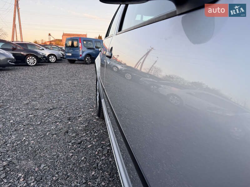 Хэтчбек Volkswagen Golf 2002 в Звенигородке