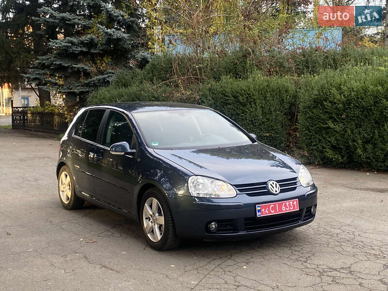 Хэтчбек Volkswagen Golf 2008 в Умани