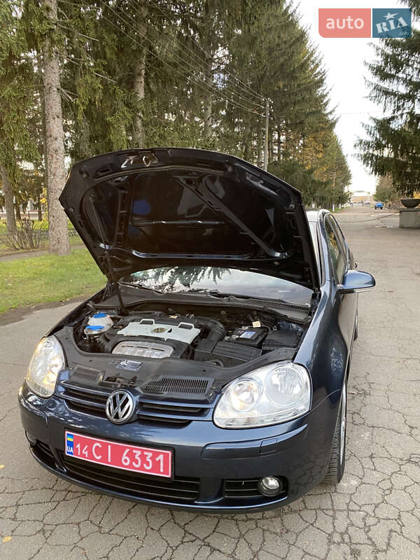 Хэтчбек Volkswagen Golf 2008 в Умани