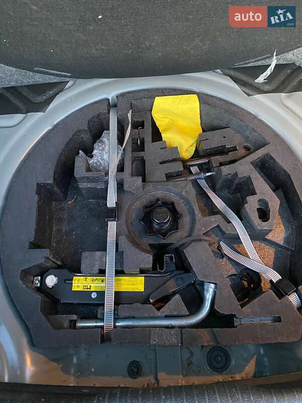 Хетчбек Volkswagen Golf 2009 в Нововолинську