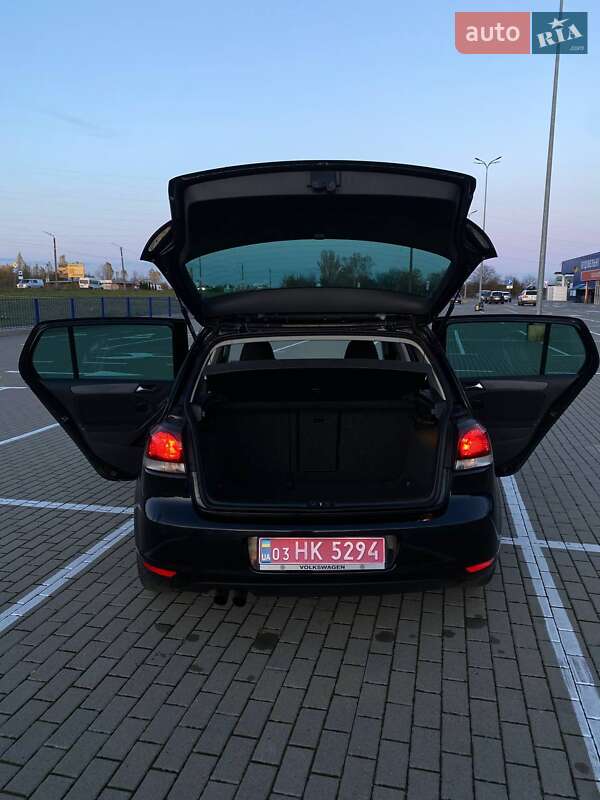 Хетчбек Volkswagen Golf 2009 в Нововолинську