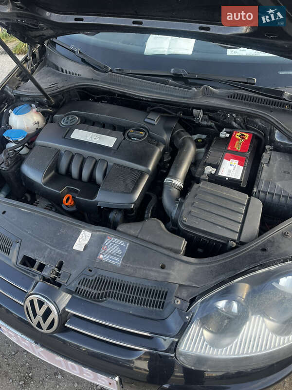 Хэтчбек Volkswagen Golf 2008 в Тернополе