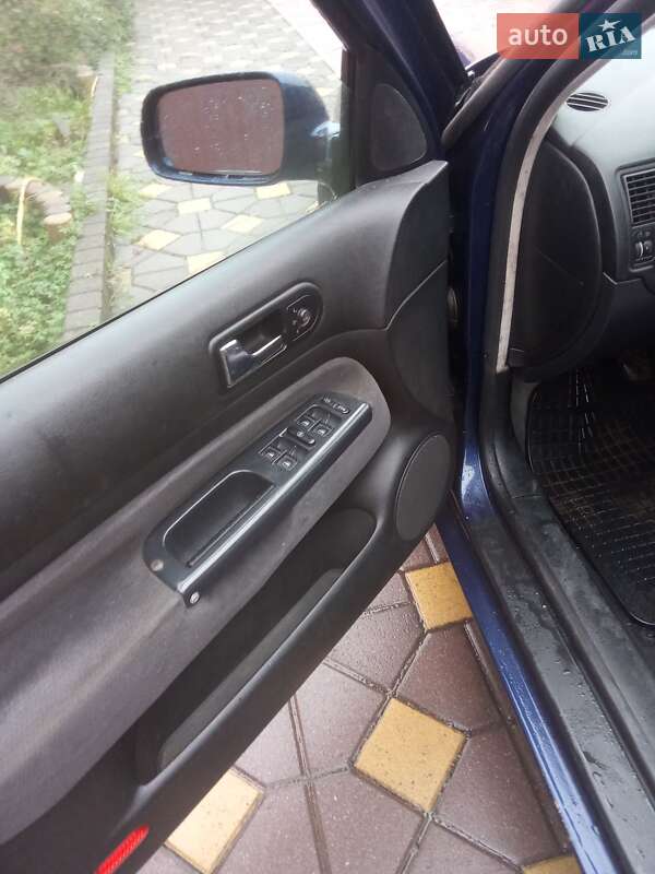 Хетчбек Volkswagen Golf 1997 в Виноградові