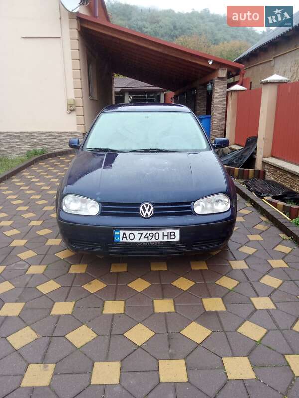 Хетчбек Volkswagen Golf 1997 в Виноградові