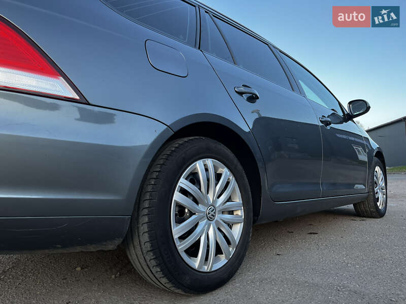 Универсал Volkswagen Golf 2010 в Львове