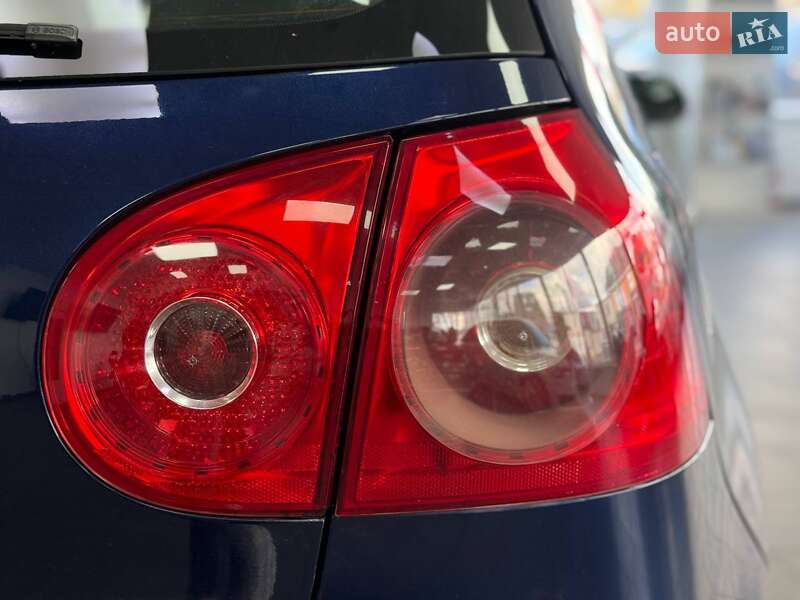 Хэтчбек Volkswagen Golf 2006 в Киеве