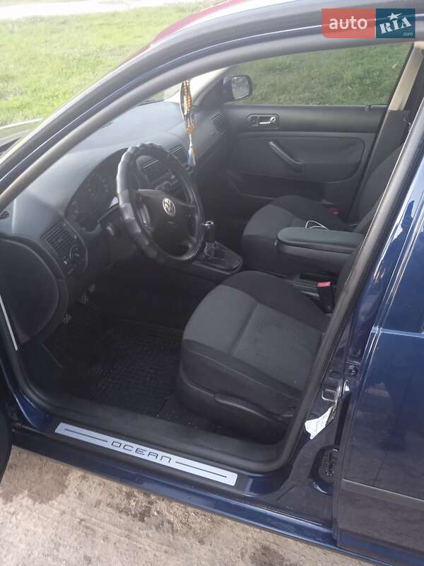 Хэтчбек Volkswagen Golf 2003 в Броварах