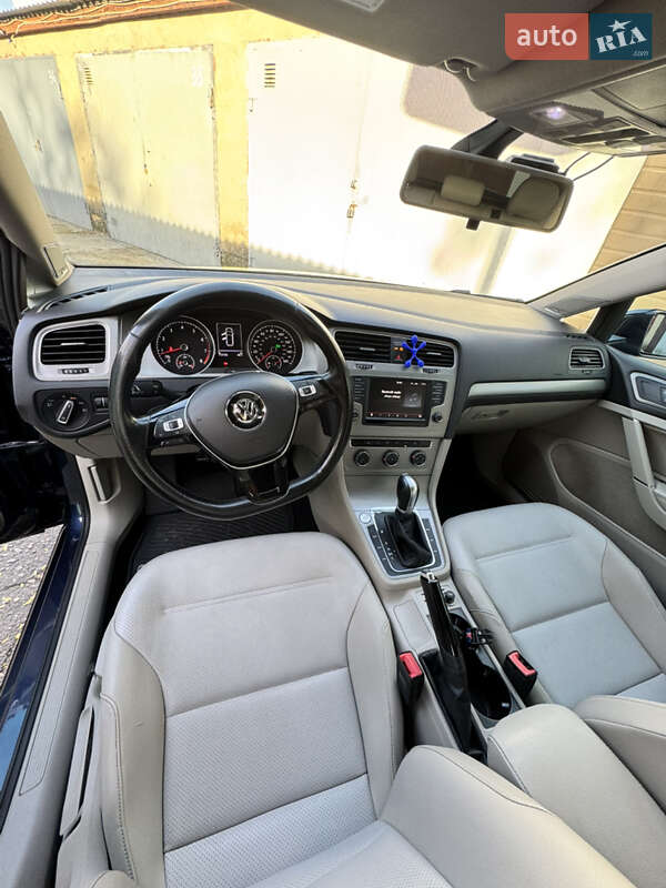 Универсал Volkswagen Golf 2015 в Одессе