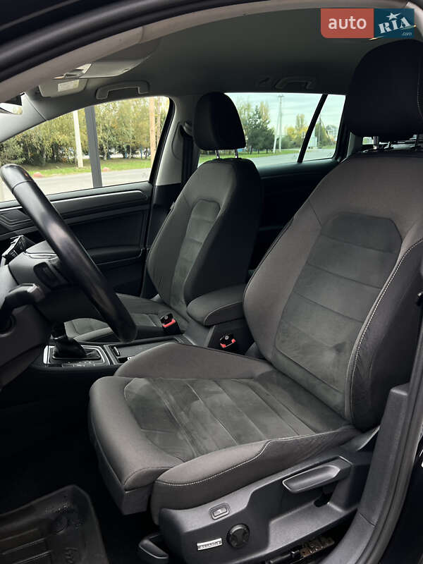 Універсал Volkswagen Golf 2018 в Ужгороді