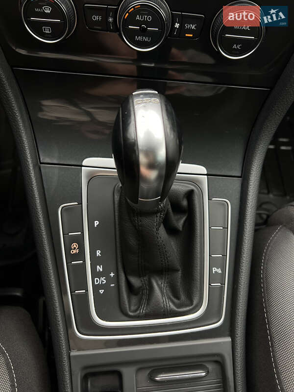 Універсал Volkswagen Golf 2018 в Ужгороді