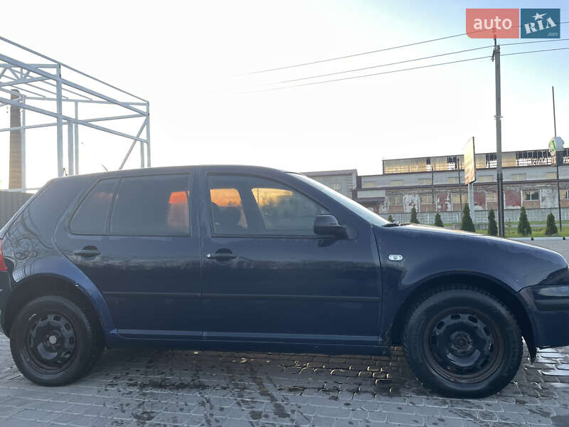 Хетчбек Volkswagen Golf 1998 в Великих Мостах