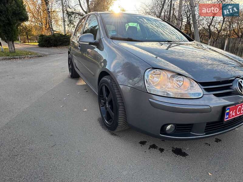 Хэтчбек Volkswagen Golf 2007 в Надворной