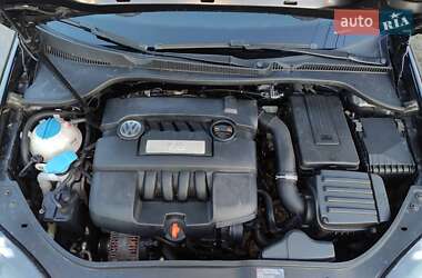 Хэтчбек Volkswagen Golf 2006 в Ковеле