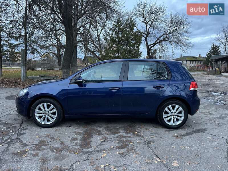 Хэтчбек Volkswagen Golf 2010 в Лебедине