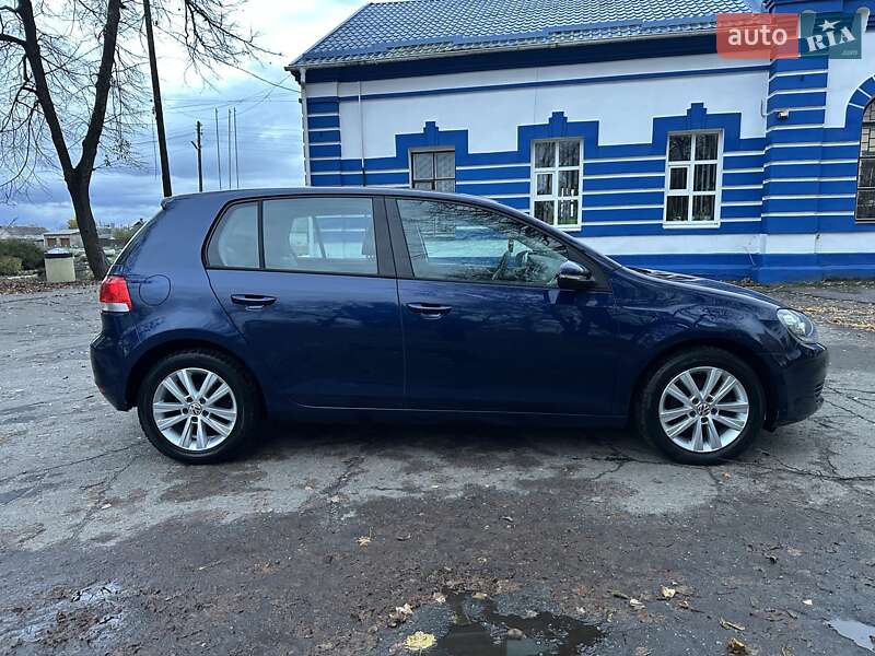 Хэтчбек Volkswagen Golf 2010 в Лебедине