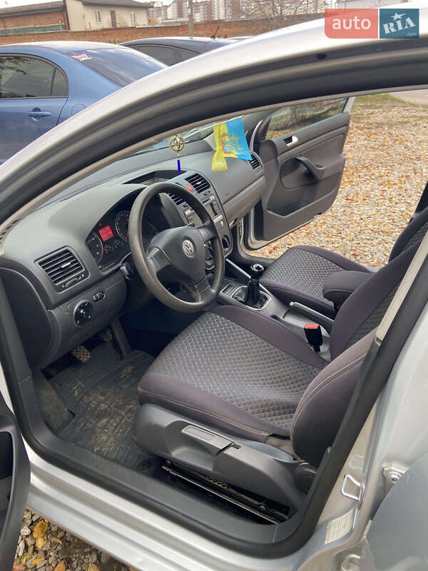 Хетчбек Volkswagen Golf 2008 в Івано-Франківську