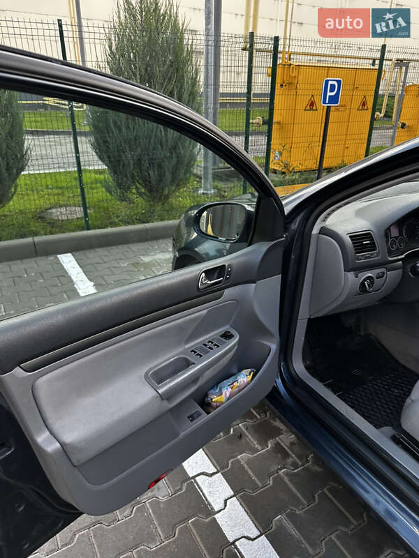 Хэтчбек Volkswagen Golf 2004 в Виннице фото 13 Хэтчбек Volkswagen Golf 2004 в Виннице