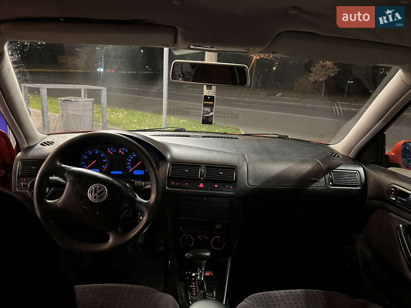 Хэтчбек Volkswagen Golf 1999 в Днепре