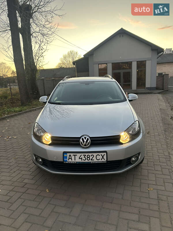 Универсал Volkswagen Golf 2011 в Ивано-Франковске