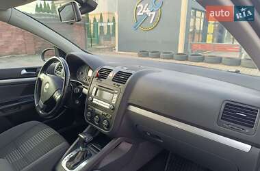 Хетчбек Volkswagen Golf 2008 в Рівному