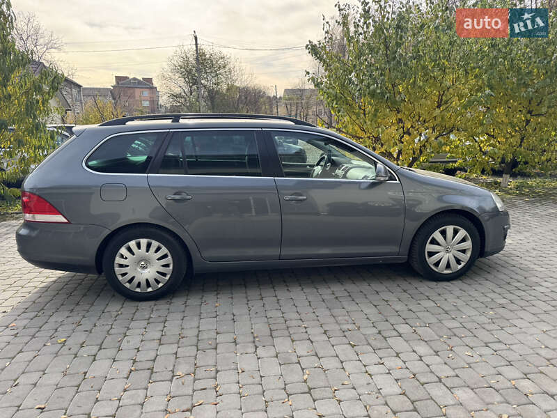 Універсал Volkswagen Golf 2009 в Старокостянтинові