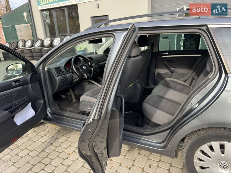 Універсал Volkswagen Golf 2009 в Старокостянтинові