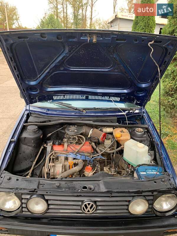 Хэтчбек Volkswagen Golf 1984 в Золочеве