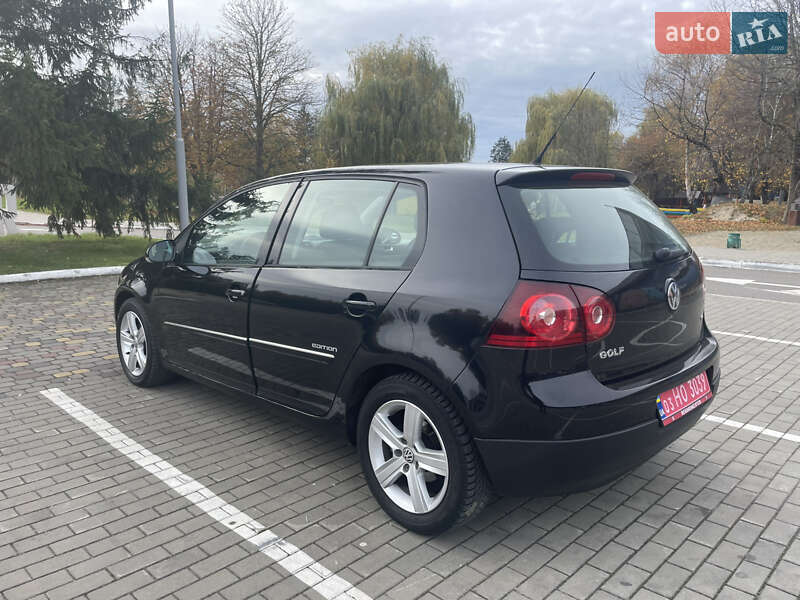 Хэтчбек Volkswagen Golf 2008 в Локачах