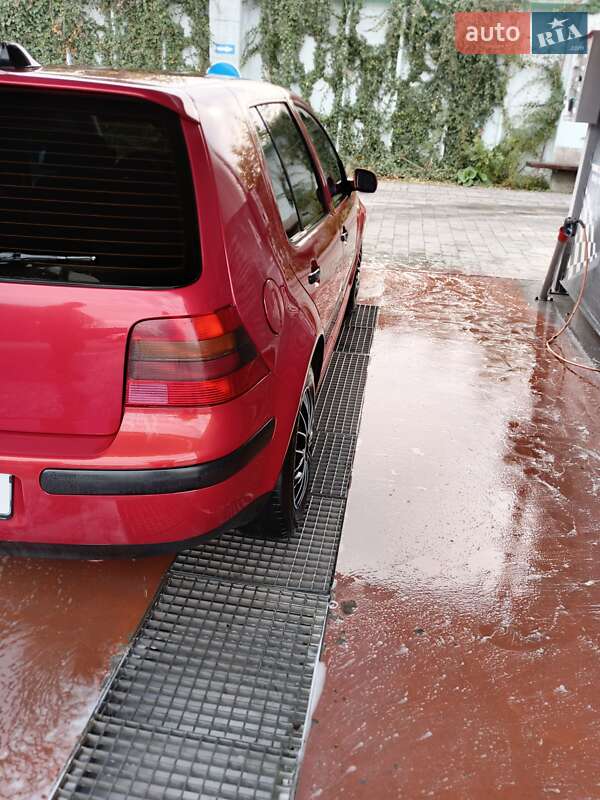 Хетчбек Volkswagen Golf 2000 в Львові